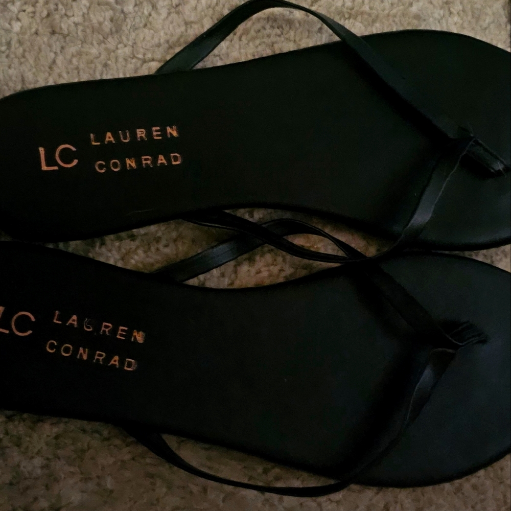 Lauren Conrad flip flops